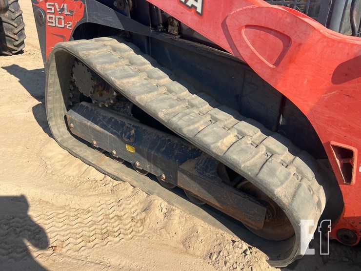 2013-kubota-svl90-2-image-12