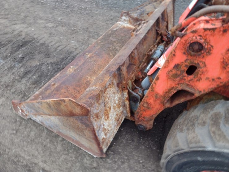 kubota-ssv75-image-17