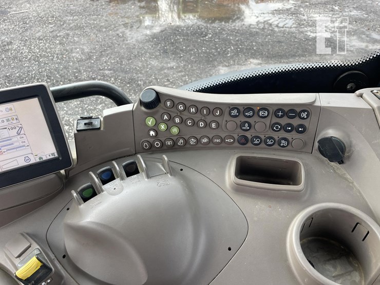 2013-john-deere-6150r-image-27