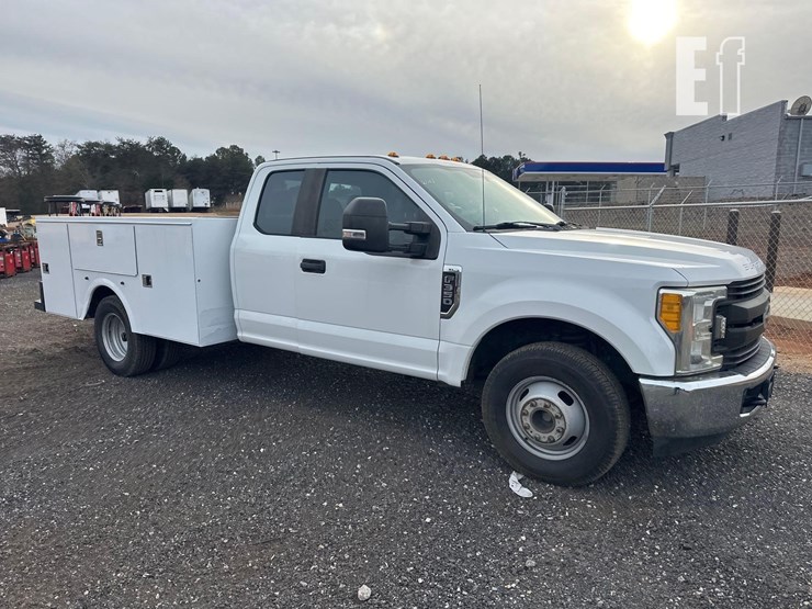 2017-ford-f350-xl-image-2