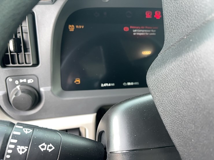 peterbilt-567-image-24