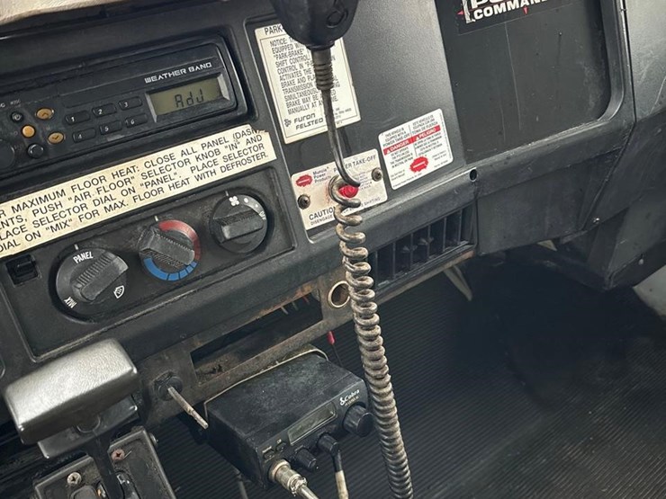 international-4700-image-17