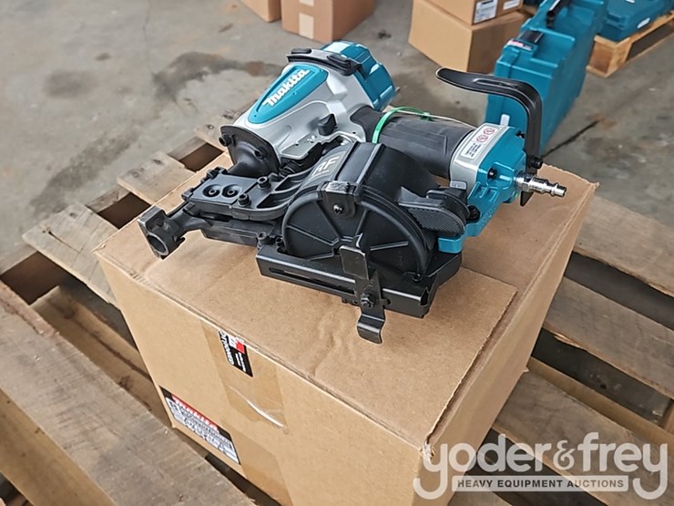 makita-an454-1-3/4"-roofing-coil-pheumatic-nailer,-reconditioned-image-1