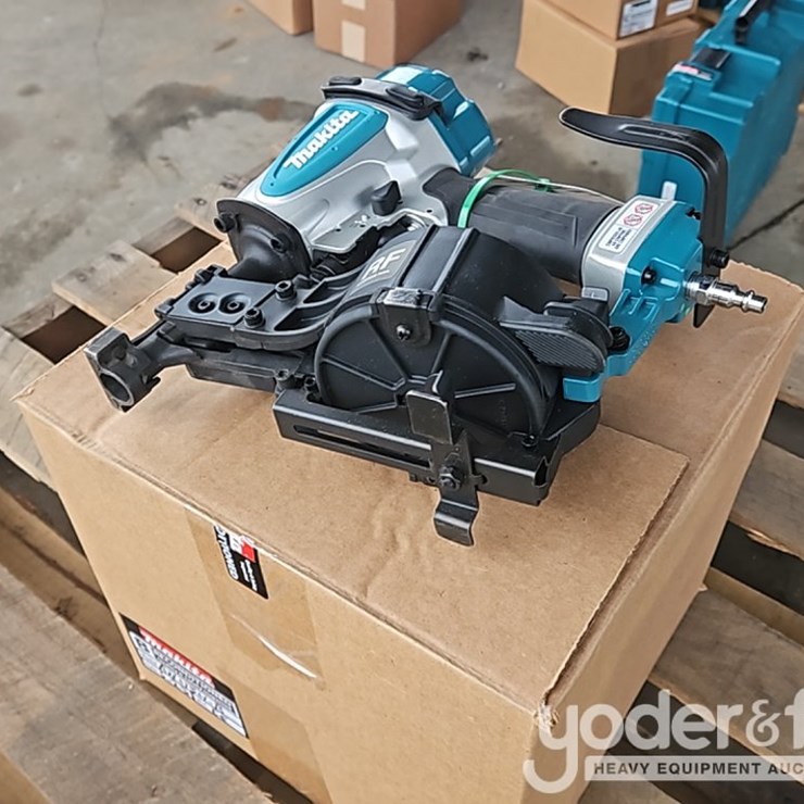 Makita AN454 1 3/4" Roofing Coil Pheumatic Nailer, Reconditioned