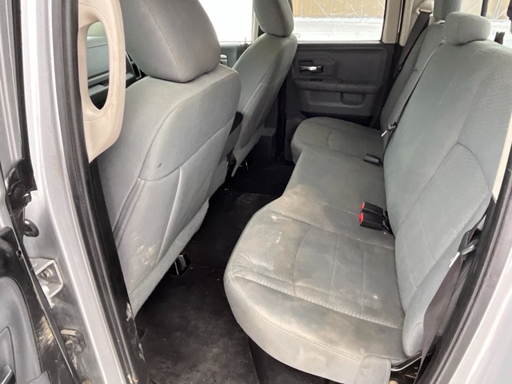 2015-dodge-1500-image-13