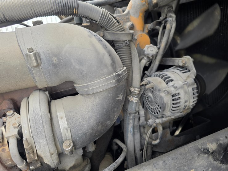 2003-peterbilt-320-image-78