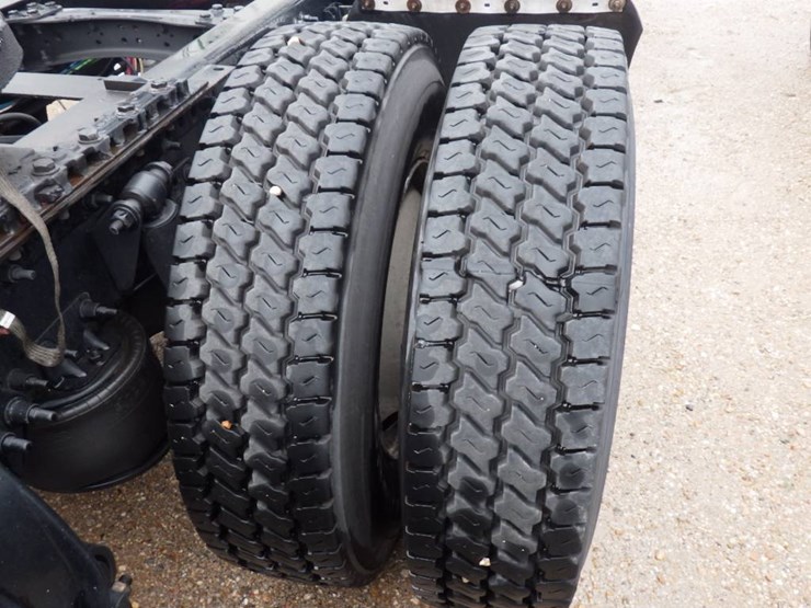 freightliner-cascadia-126-image-9