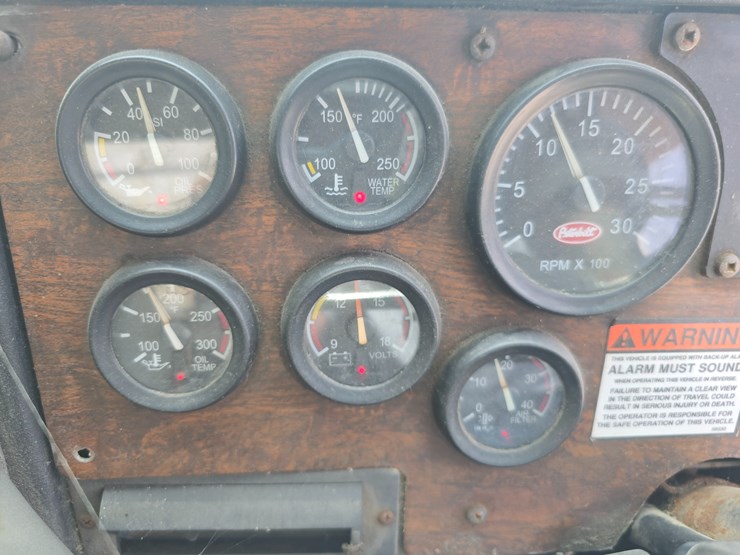 2003-peterbilt-320-image-55