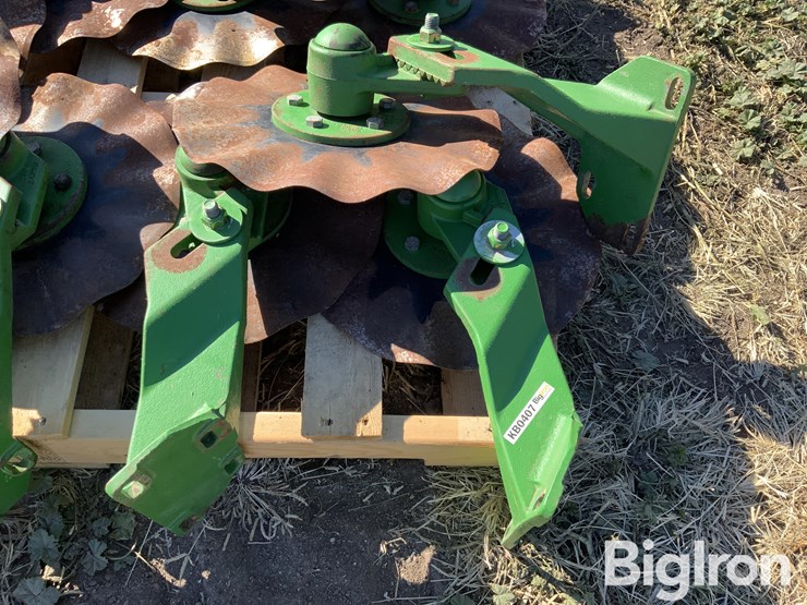 john-deere-12-image-13