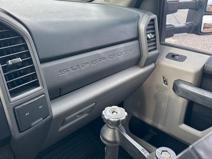 2017-ford-f350-xl-image-30