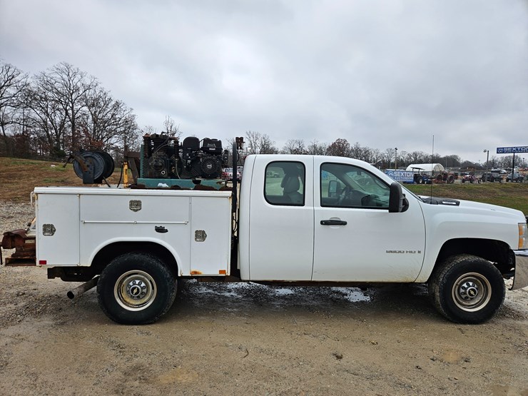 chevrolet-silverado-2500-image-18