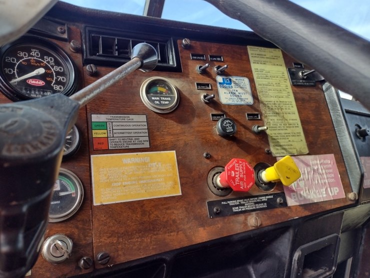 peterbilt-357-image-11