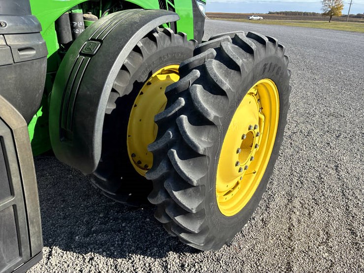 2014-john-deere-8295r-image-56