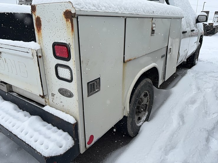 2017-chevrolet-2500hd-image-5