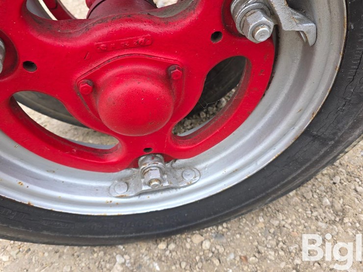 1951-farmall-m-2wd-tractor-image-18