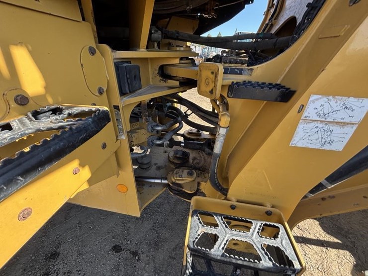 2019-caterpillar-930m-image-65