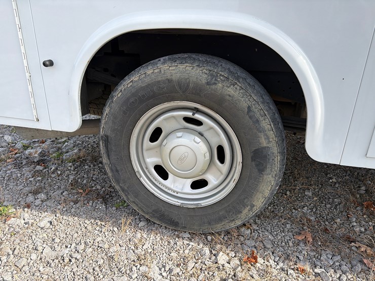 ford-f250-xl-image-11