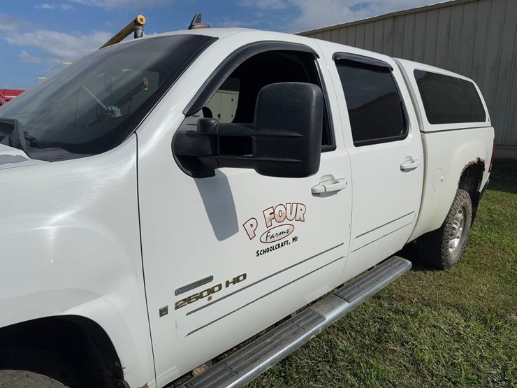 2009-gmc-2500-image-14