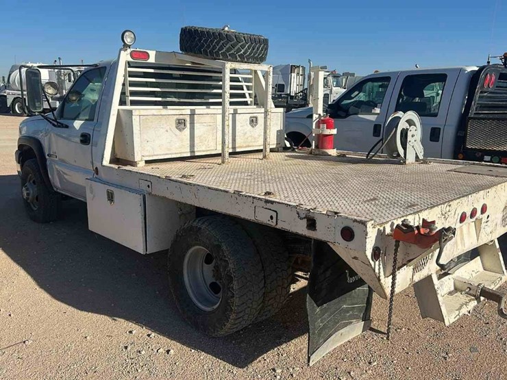 2006-chevrolet-silverado-3500-image-5