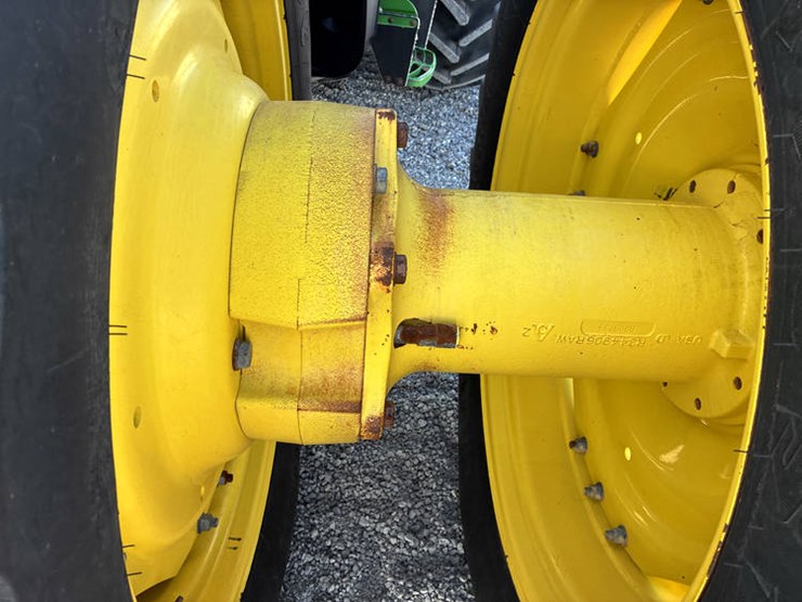 2014-john-deere-8295r-image-49