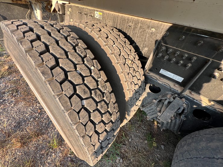 peterbilt-520-image-15