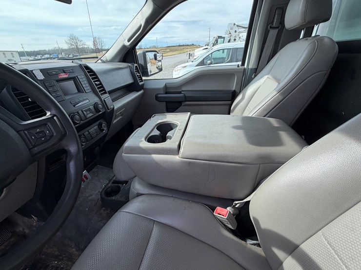 2019-ford-f150-xl-image-20