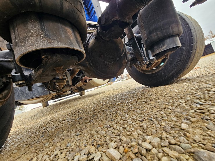 peterbilt-579-image-78