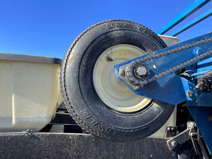 1998-kinze-2600-image-17