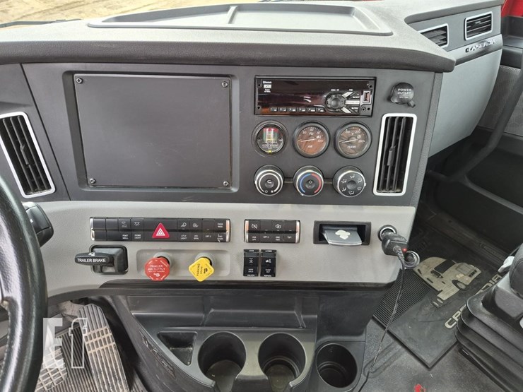 2018-freightliner-cascadia-116-image-20