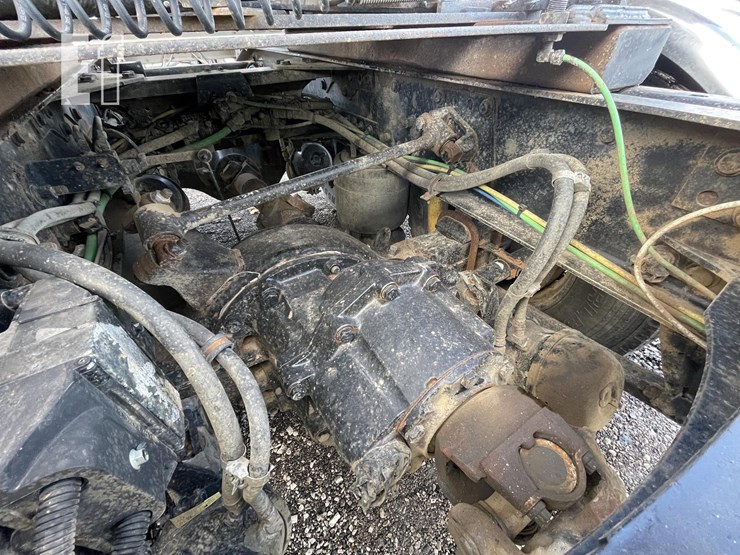 freightliner-columbia-120-image-31