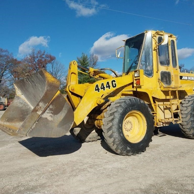 JOHN DEERE 444