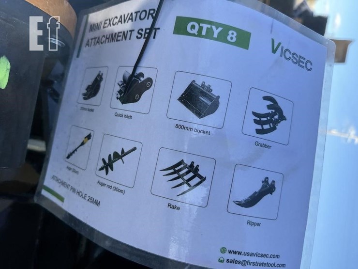 qty-(8)-cat-301-excavator-attachment-image-3