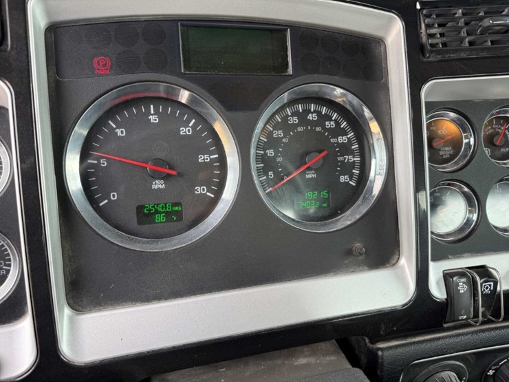 kenworth-t800-image-31