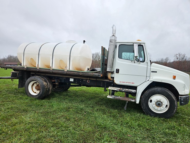 freightliner-fl70-image-21