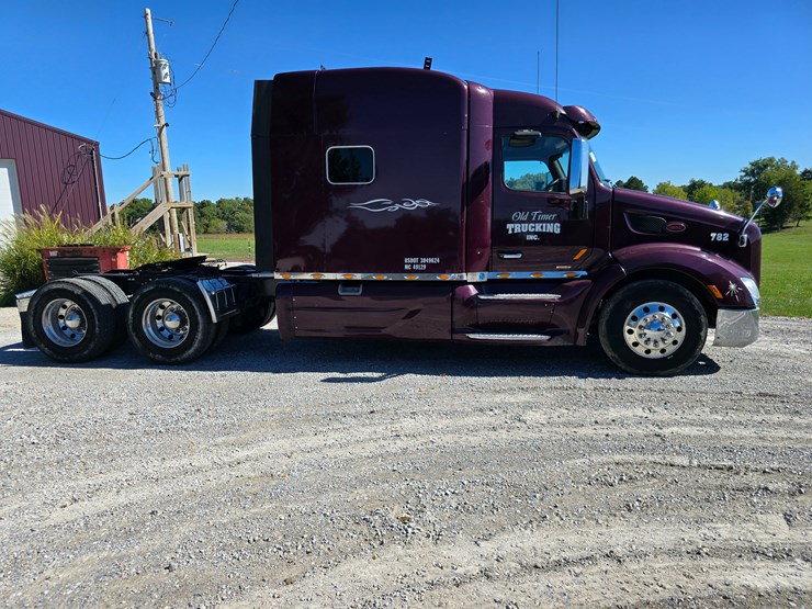 peterbilt-579-image-34