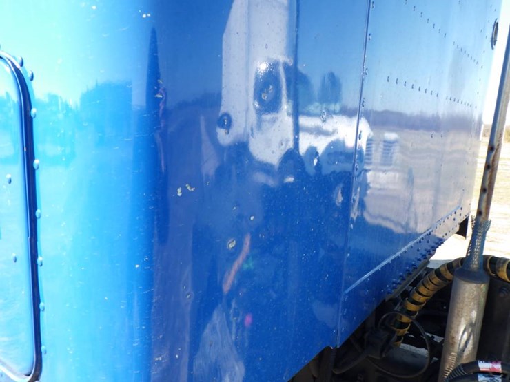 1998-freightliner-fld120-classic-image-15