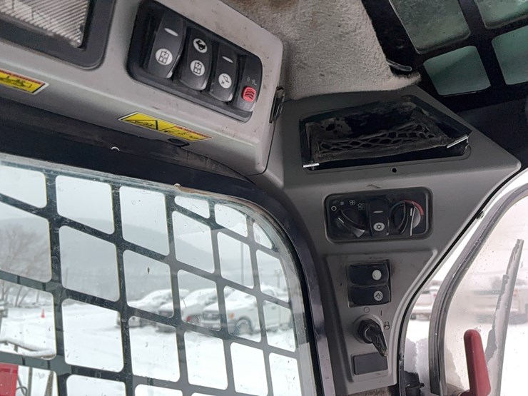 2015-caterpillar-246d-image-14