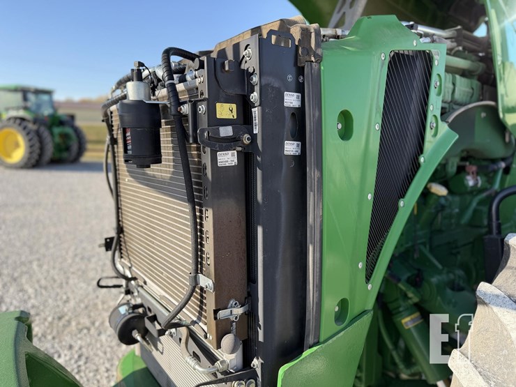 john-deere-8245r-image-23