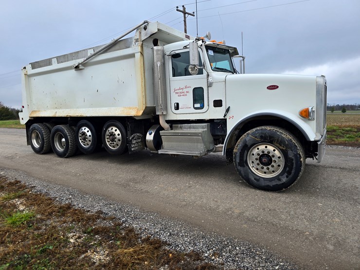 peterbilt-367-image-37