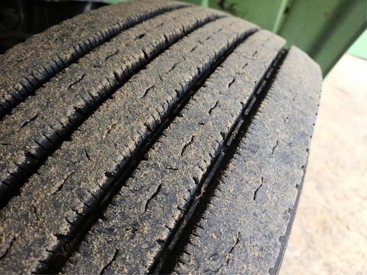 international-4900-image-48