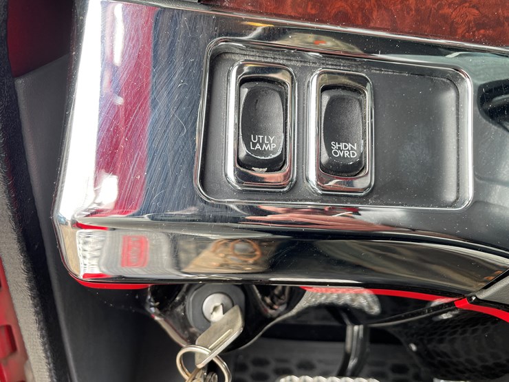 #1043-•-2009-freightliner-semi-(wi-title-in-delay)-image-40