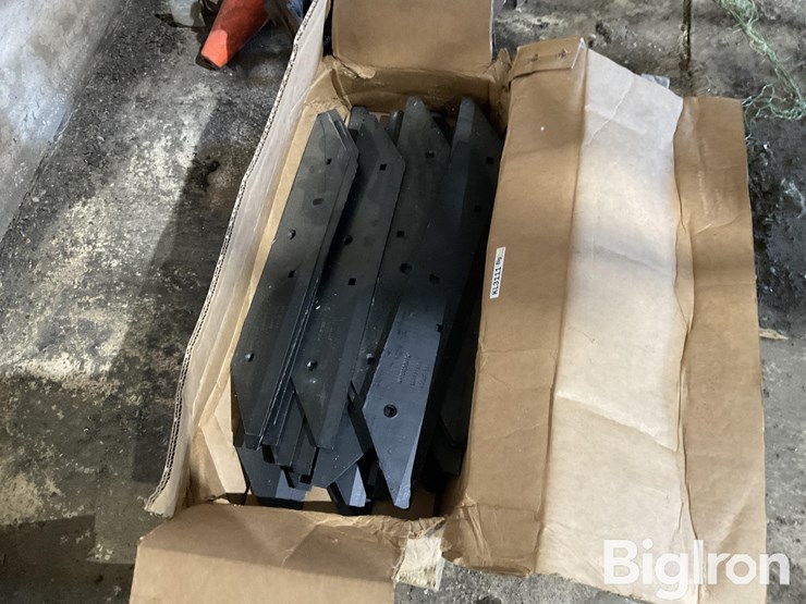 wearparts-9904f1399-hiniker-cultivator-blades-image-4