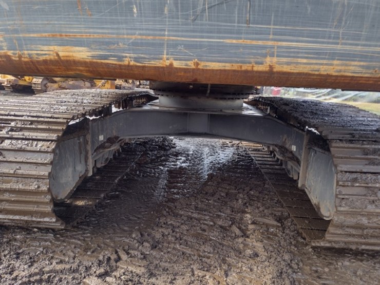 volvo-ec220e-lr-image-43