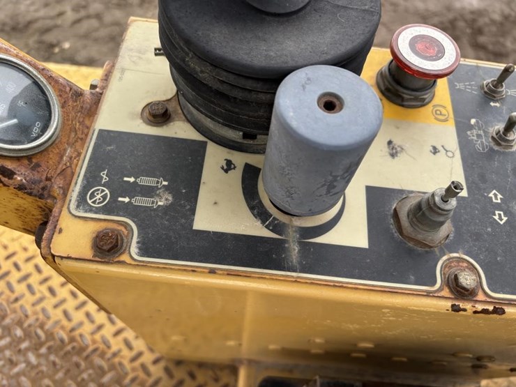 caterpillar-cb-434c-image-27