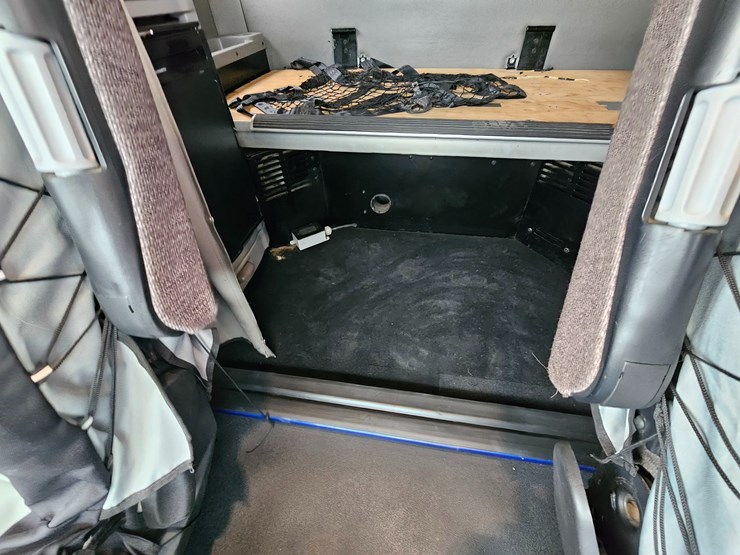 peterbilt-579-image-67