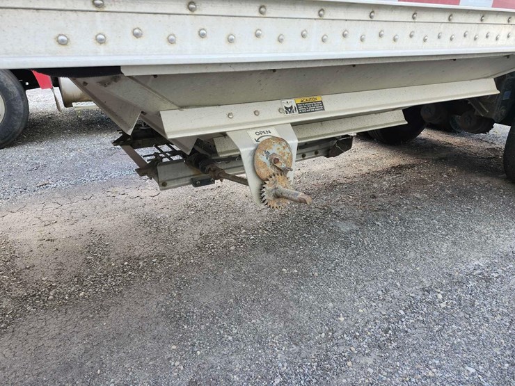 2010-wilson-hopper-bottom-image-6