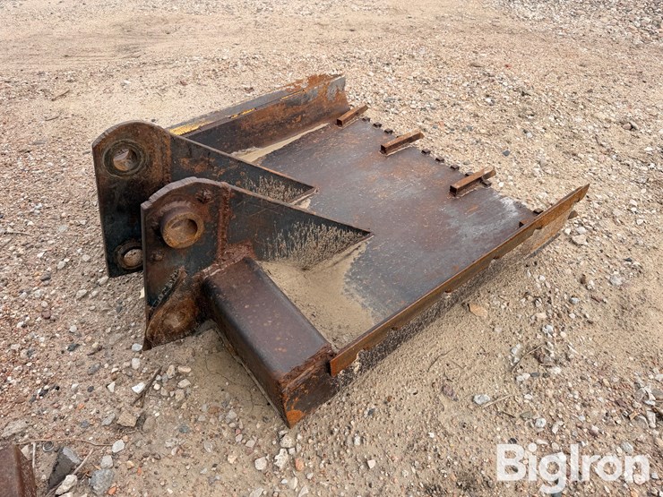 42"-backhoe-bucket-image-3