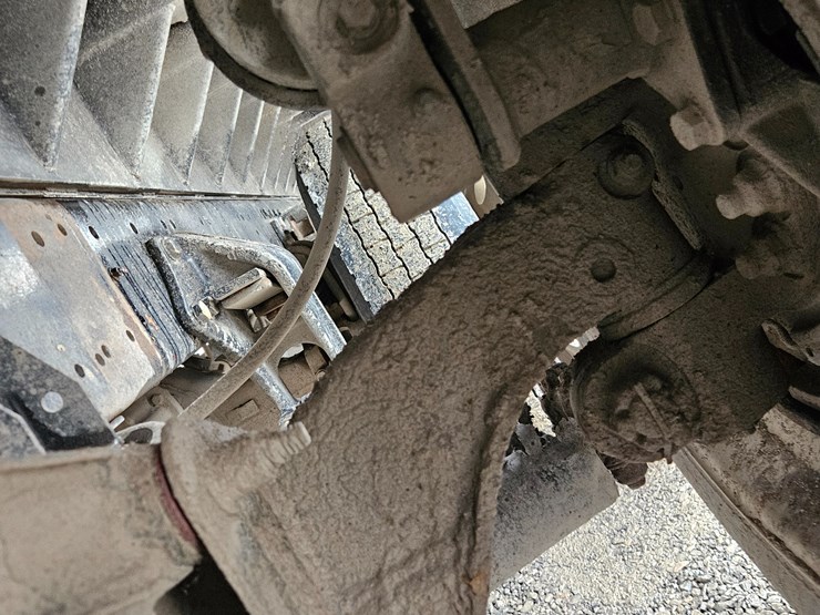 freightliner-columbia-120-image-96