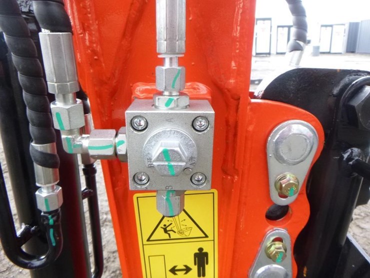 2025-tpm-18bs-hydraulic-excavator-image-14