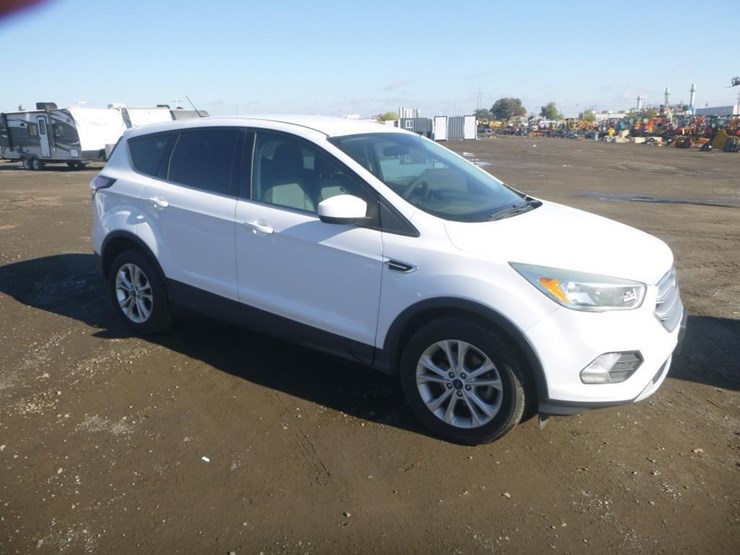 2017-ford-escape-image-2